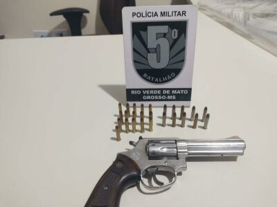 Imagem da notícia Motorista que trafegava na contramão é preso por posse de arma de fogo em Rio Verde 